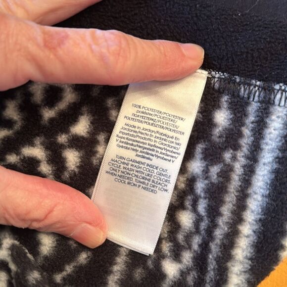 CHAPS Alpine Zippered Vest - Picture 7 of 8